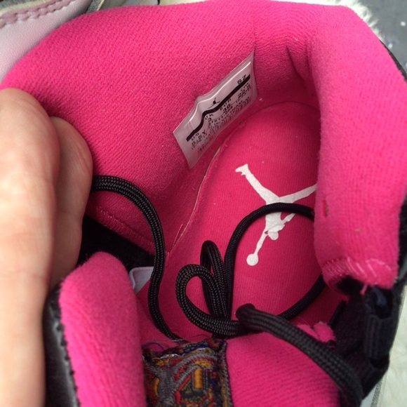 Air Jordan 23 Sneakers Size 5.5 Y Great Condition - Picture 3 of 16